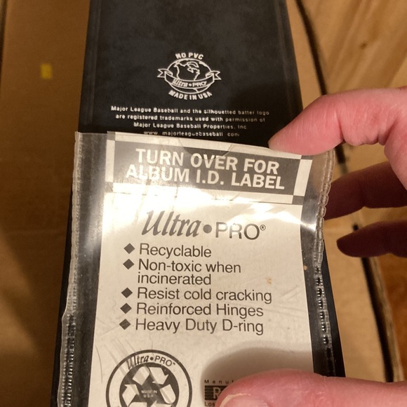Ultra Pro Baseball Card Album With Sleeves - Picture 4 of 8